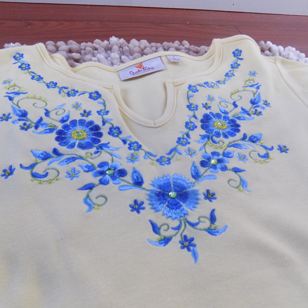 Floral Top - Picture 2 of 4